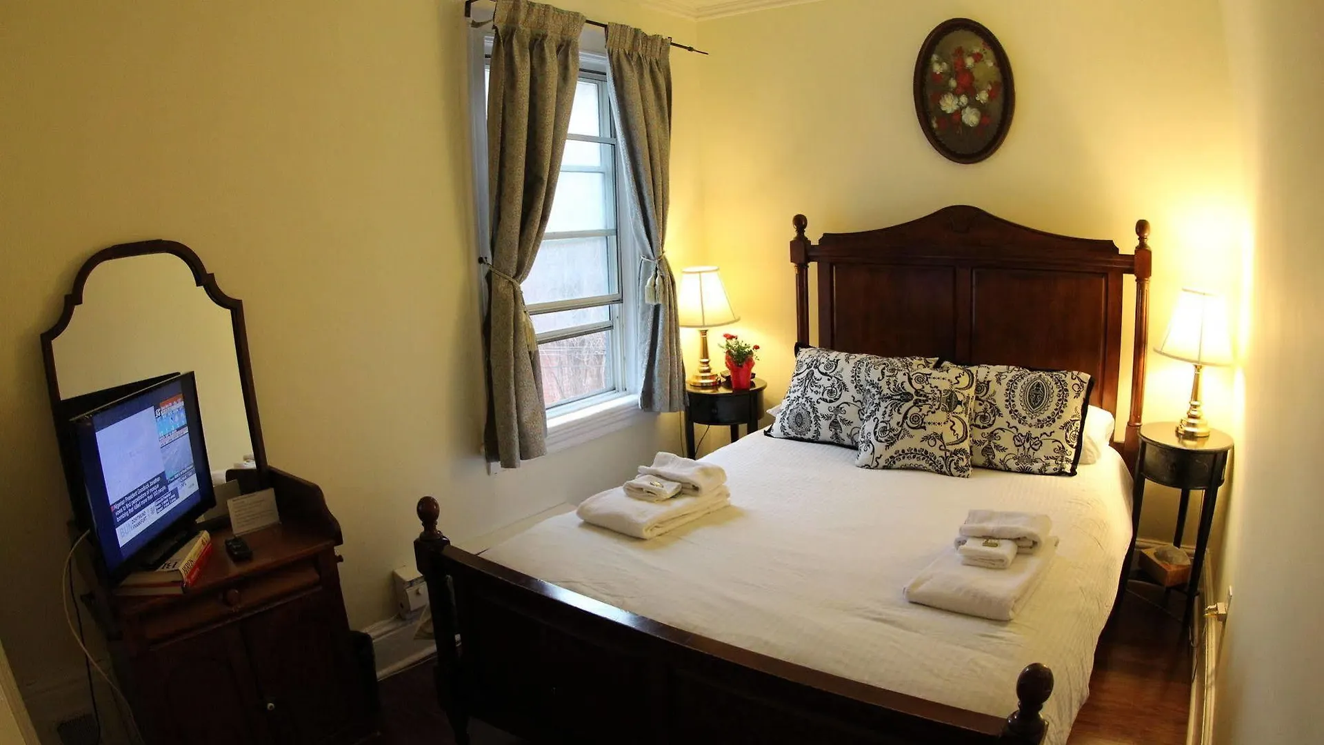 Toronto Garden Inn बिस्तर और नाश्ता